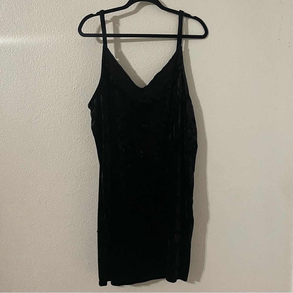 Torrid Women’s Nightgown Crushed Velour and Black Lace Plus Size 2